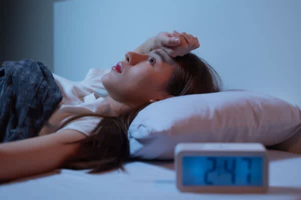 Somniphobia A young woman is afraid to fall asleep